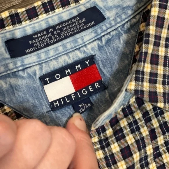 Vintage 90’s Y2K Tommy Hilfiger Long sleeve plaid button front shirt size XL - Picture 3 of 6